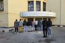 نخستین فیلم از عاملان پرتاب کوکتل مولوتف به یک مسجد | دستگیری افرادی که قصد آتش زدن مسجد را داشتند