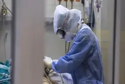 کاسبی نجومی با کالبدشکافی جسد برای عموم در آمریکا