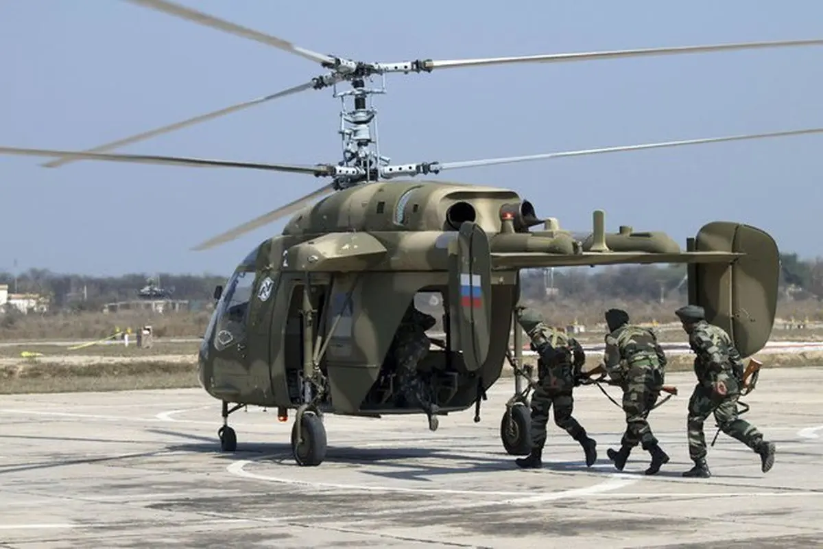 طالبان: با سقوط اشرف غنی ۴۰ هلیکوپتر به تاجیکستان و ازبکستان منتقل شد