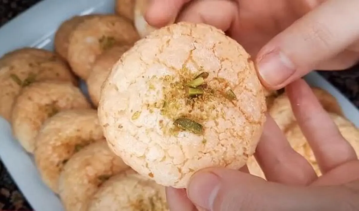 این شیرینی نارگیلی رو با دستور پخت کرمانی ها بپز بینظیره! | طرز تهیه شیرینی حاج نارگیل کرمانی با تمام نکات +ویدئو