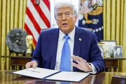 ترامپ: آفریقای جنوبی روابط خود را با ایران برای توسعه ترتیبات تجاری، نظامی و هسته‌ای مجددا فعال کرده  | این کشور در دادگاه کیفری بین‌المللی، اسرائیل را به جای حماس به نسل‌کشی متهم کرد 