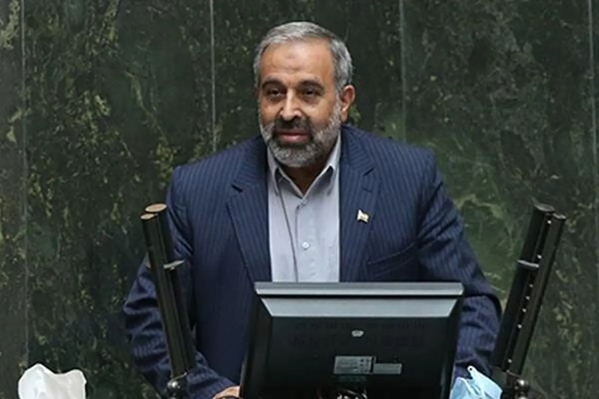 
یزدی خواه، مخالف وزیر پیشنهادی ورزش: روحیه سجادی متمایل به اشرافی گری است
