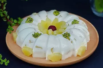 دسر آناناس؛ خوشمزگی لایه‌لایه | یه انتخاب خاص برای عاشقان دسرهای متفاوت +ویدئو