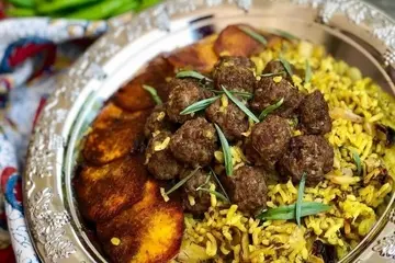 ناهار ریحون پلو با گوشت قلقلی درست کن، بی‌نظیره‌ | طرز تهیه‌ی ریحون پلو با گوشت قلقلی