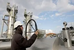 انتقال گاز جمهوری آذربایجان از دریای خزر به ایتالیا آغاز شد