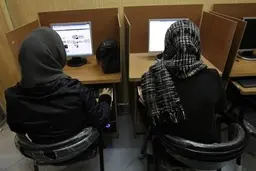
ایران در افزایش ضریب نفوذ اینترنت  جزو پنج کشور برتر میباشد
