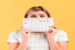 بدون نیاز به دارو با این ۲۰ روش پریودت رو عقب بنداز | روش سالم عقب انداختن پریود