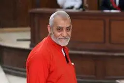 
حکم حبس ابد محمد بدیع و ۹ تن از رهبران اخوان المسلمین مصر تایید شد
