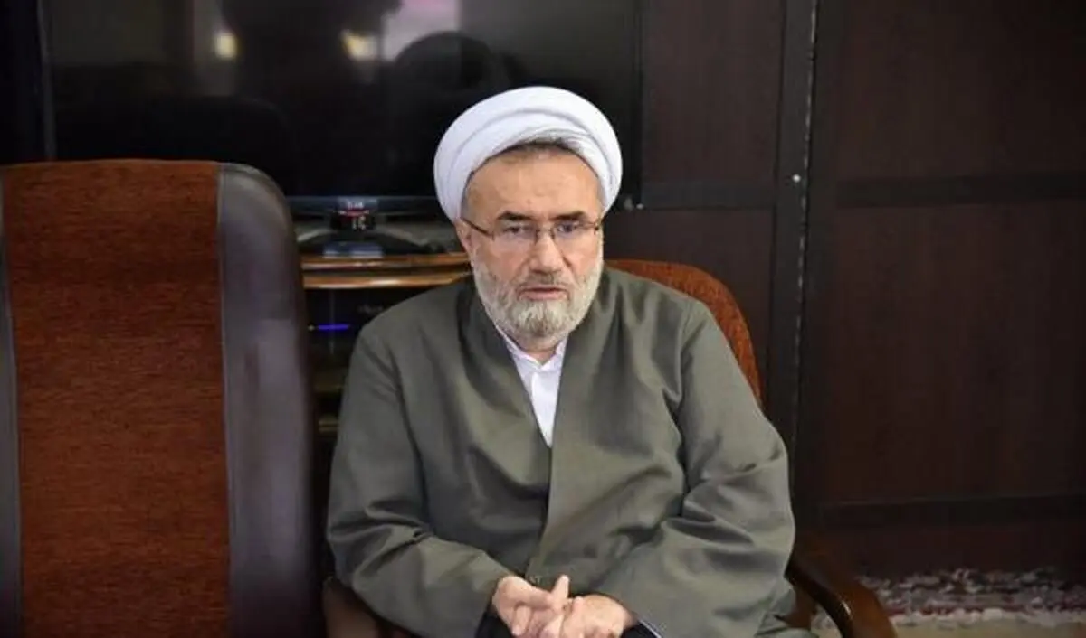 حمله کیهان به مسیح مهاجری: او بخاطر تحلیل هایی که منتشر کرده، خودش عامل گرانی است!