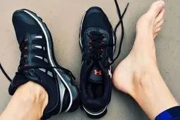 اگر کفشی که خردی پاتون رو میزنه حتما بخوانید |  ترفندی جادویی برای پوشیدن راحت کفش !