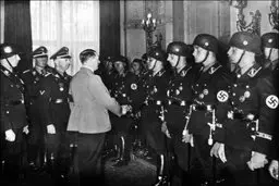 فرار هیتلر  از مهلکه ۱۰ ترور خوفناک