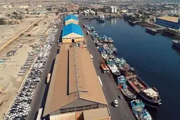 چهارمین محموله غیرنفتی از بندرسیریکِ هرمزگان به عمان صادر شد. 