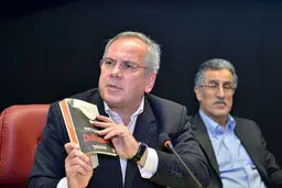 سی کتاب پیشنهادی برای حکمرانان فعلی و آیندۀ ایران 