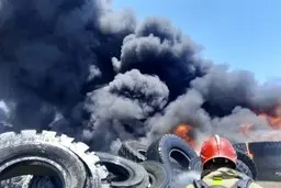 سامانه ۱۲۵  |  حادثه آتش‌سوزی  در محل نگهداری لاستیک