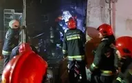 تلاش آتش‌نشانان برای مهار آتش در دهکده آبی پارس+.ویدئو