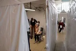 فرانسه انگلیس را به باج‌گیری بر سر صادرات واکسن متهم کرد: اتحادیه اروپا نباید هزینه سیاست واکسیناسیون انگلیس را بپردازد