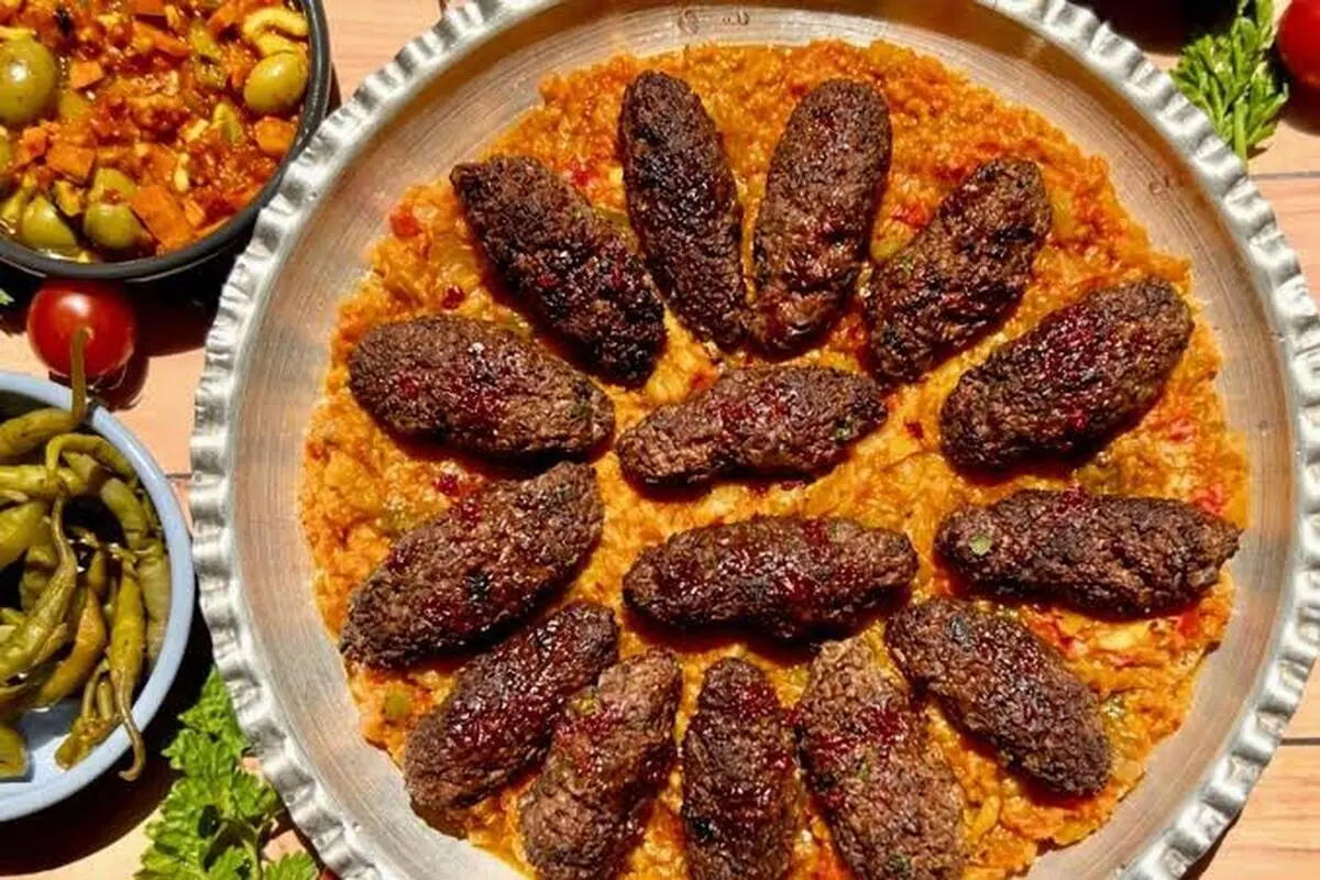 کباب ترکی جدید با بادمجان کبابی و سس مخصوص | سوغورمه کباب را در خانه تجربه کنید
