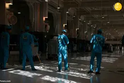 (تصاویر) ضدعفونی کردن خانه خدا 