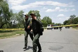 اولین تصویر  پسر ۱۸ ساله‌ای که ۲۱ نفر را به قتل رساند| تیراندازی در یک مدرسه ابتدایی 