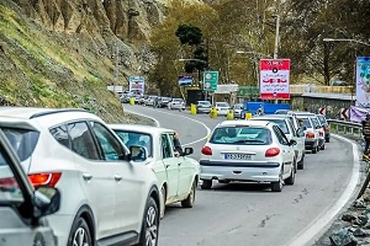 ترافیک سنگین در محورهای شمالی کشور؛ رانندگان مراقب باشند!