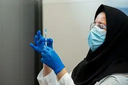 
تزریق واکسن فخرا  از فردا بر روی  ۲۰ داوطلب انجام می‌شود