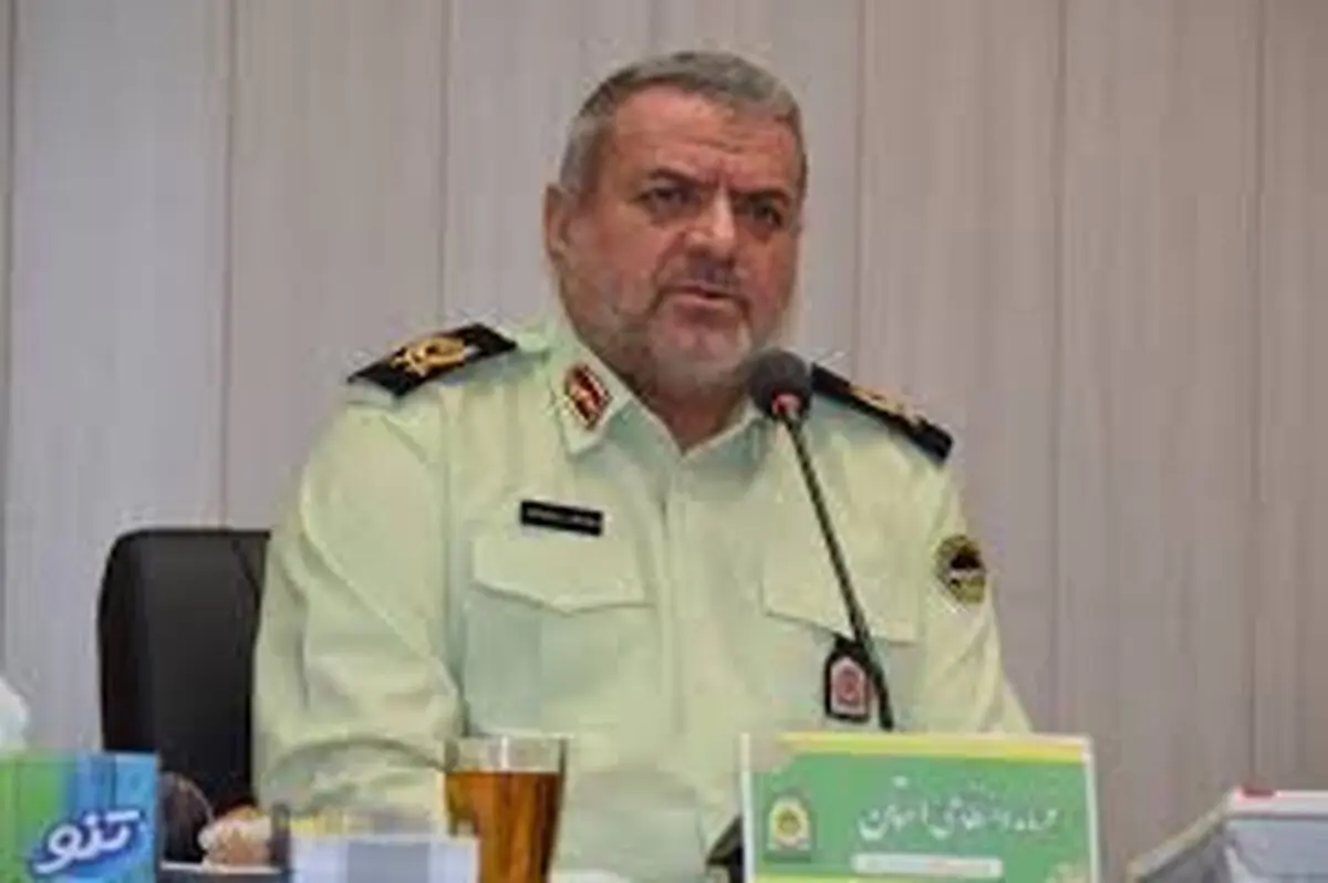 بیش از ۴تن سنگدان مرغ فاسد در الیگودرز کشف شد