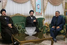 حضور سیدحسن و برادرانش در منزل حاج محمد عرب+ عکس