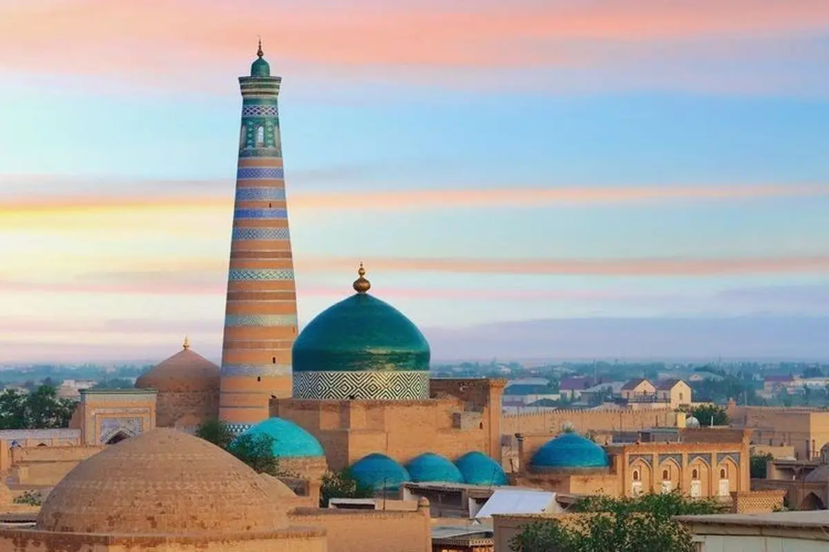 تصویر بسیار فاخر از  آبیِ خوارزم ازبکستان در دل آسمان صورتی! 