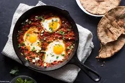 برای صبحانه  املت قارچ و گوجه فرنگی درست کن، محشر میشه | طرز تهیه املت قارچ و گوجه فرنگی؛ ساده و خوشمزه