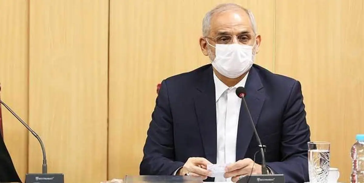 
اگر در خانواده دانش‌آموز، فردی مبتلا به کرونا شود، نباید به مدرسه بیاید 