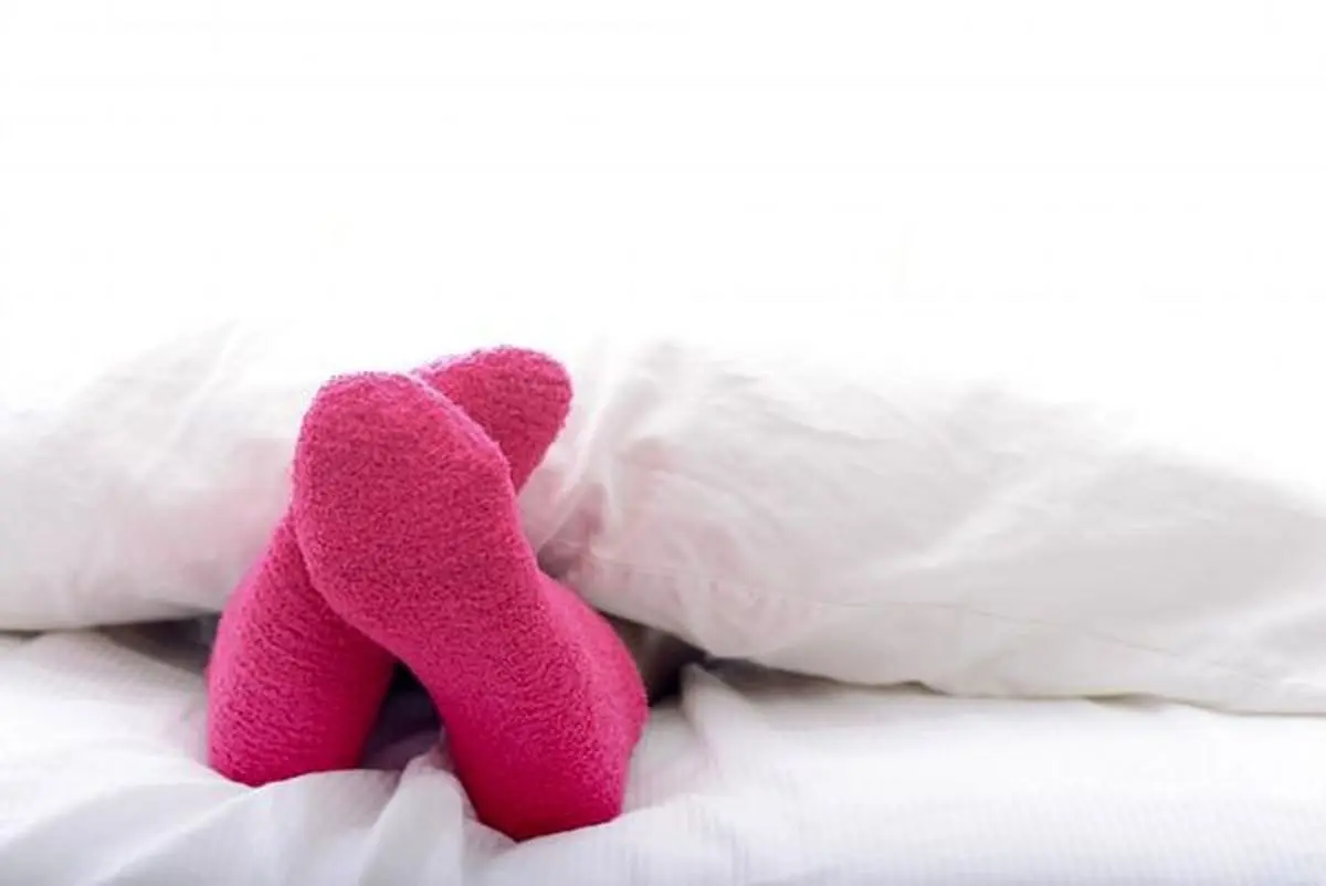 پوشیدن جوراب در شب به خواب بهتر و بهبود رضایت جنسی کمک می‌کند 