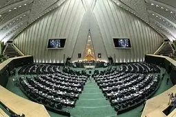 روزنامه جمهوری اسلامی  |  عمر سه ماهه مجلس نشان داد نمایندگان بر بسیاری از امور مسلط نیستند
