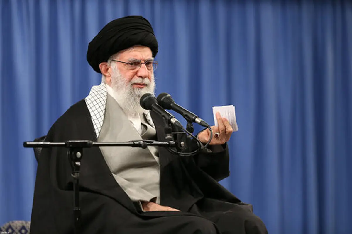 نگاهی به کارنامه و اقدامات رهبر انقلاب در دوران نمایندگی مجلس /روزی که بنی‌صدر با آیت‌الله خامنه‌ای مخالفت کرد