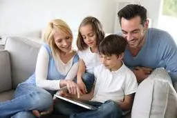 ۱۳ کاری که والدین دارای ذهن قوی انجام نمی‌دهند