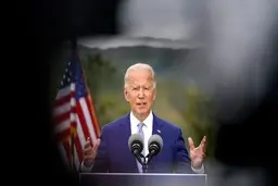 بحث علنی بزوس با بایدن  | جف بزوس بایدن را متهم کرد