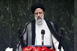 رئیسی: محصول جدایی معنویت از سیاست در دنیا کلاهک های هسته ای شده |نباید اجازه داد هماهنگی و انسجام قوا خدشه دار شود|حتما اختلاف دیدگاه ها وجود دارد اما حاشیه ها باید در حاشیه بماند