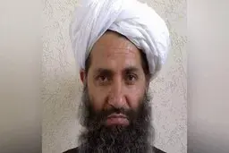 رهبر طالبان: ما به حل بحران افغانستان از طریق سیاسی متعهد هستیم اما طرف مقابل فرصت را ضایع می‌کند