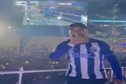 تکرار هیس جنجالی طارمی این بار در جشن قهرمانی پورتو + ویدئو 