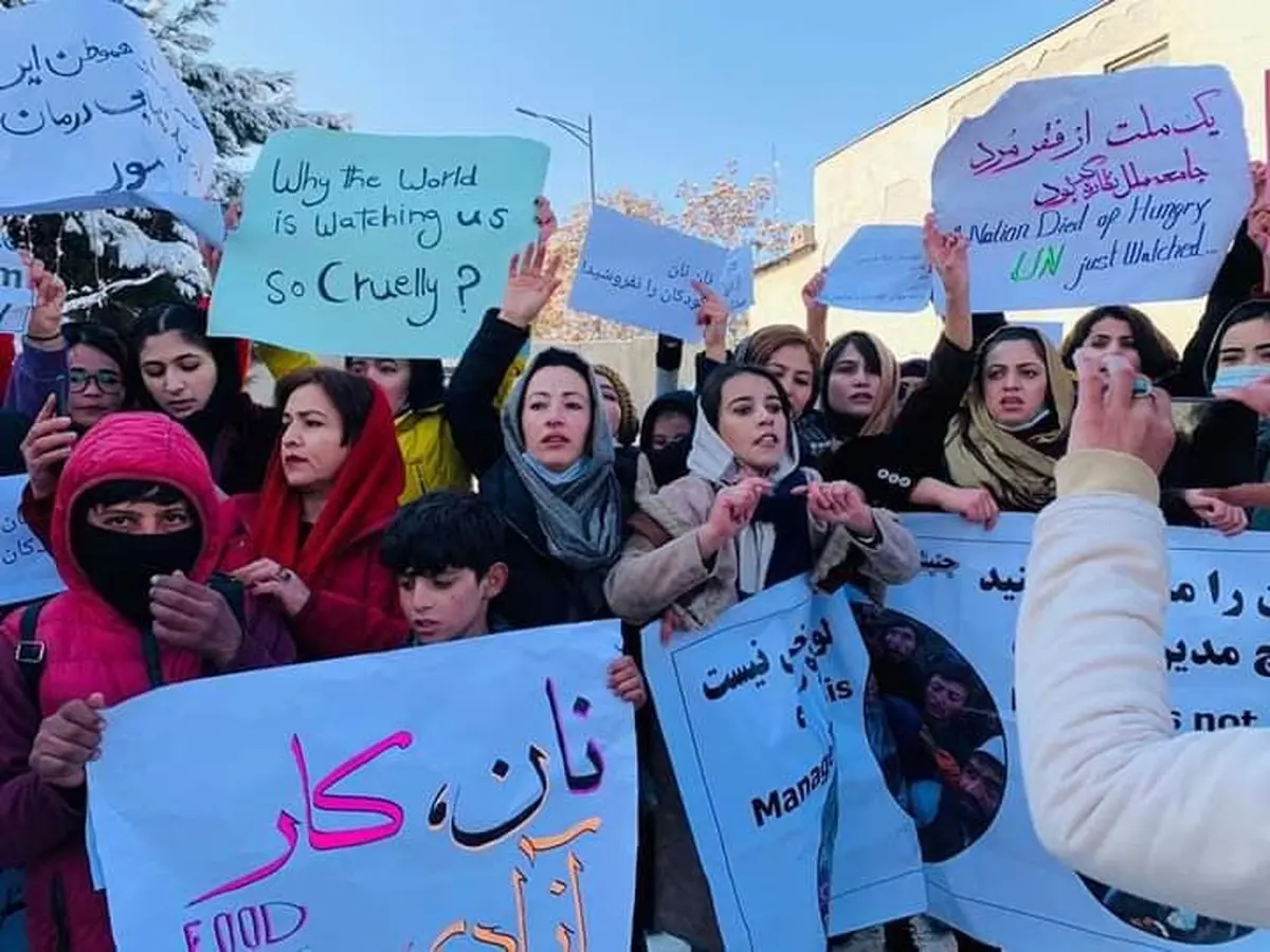 زنان در اعتراض به سیاست‌های طالبان، به خیابان آمدند+ویدئو