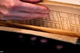  دیوان حافظ یکی از گران‌ترین آثار حراج +عکس