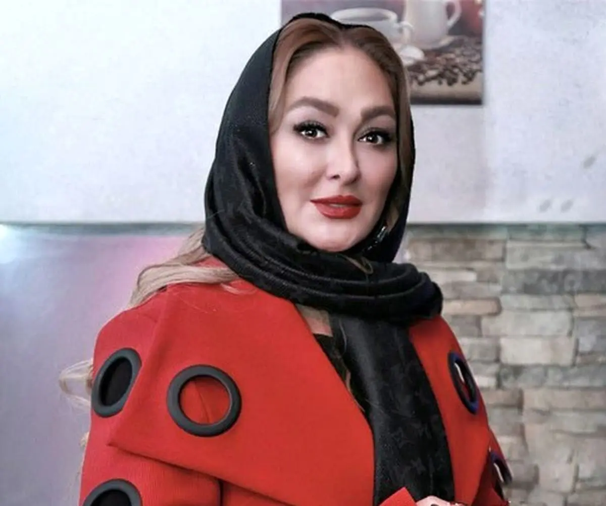 تفریح سلبریتی  معروف با همسرش لب ساحل + عکس