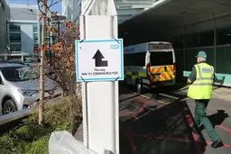 جریمه خروج غیرضروری از خانه در انگلیس: ۶۰ پوند