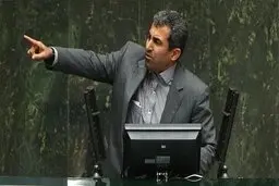 پورابراهیمی: بیش از ۲۰ میلیارد دلار منابع ارزی در خانه‌هاست