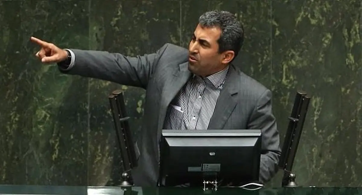 پورابراهیمی: بیش از ۲۰ میلیارد دلار منابع ارزی در خانه‌هاست