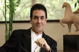 دانشمند ایرانی معروف ناسا از گردن به پایین فلج شد! + عکس