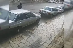 سرقت پراید از کنار خیابان اصلی + ویدئو