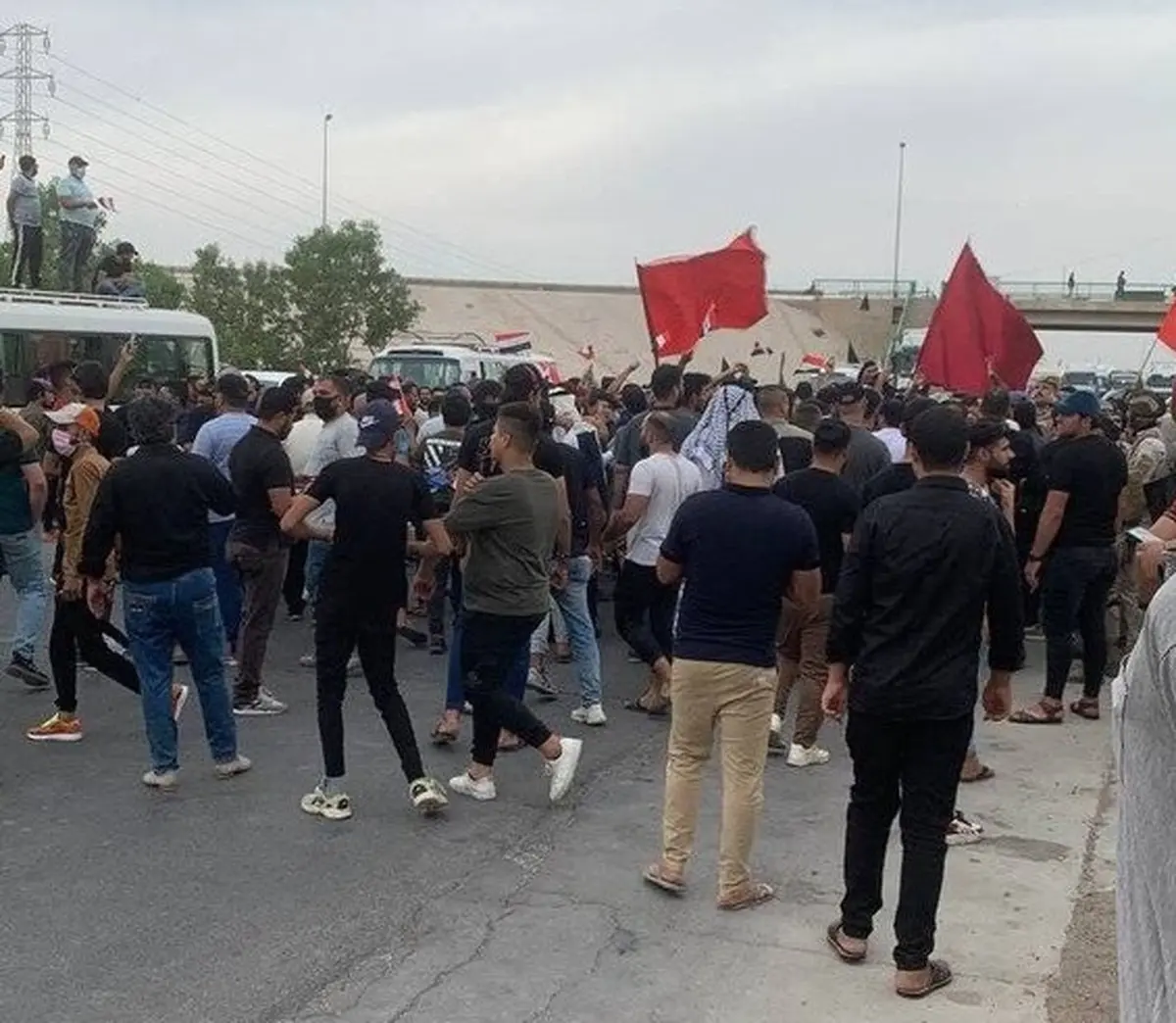 اعتراضات گسترده در عراق در اعتراض به نتایج انتخابات | معترضان مسیر بغداد به بابل و صلاح الدین را بستند