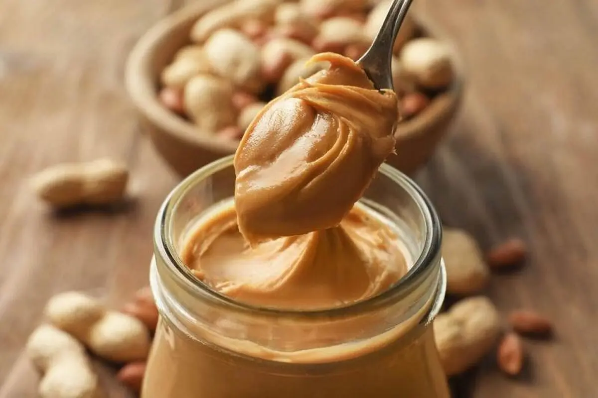یک میان وعده یا صبحانه مقوی با کره بادام خانگی به همراه طعم دلخواه خود | طرز تهیه کره بادام خانگی +ویدئو