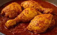 طرز تهیه مرغ زعفرانی | با این روش دیگه مرغ‌هات بوی بد نمی‌ده! +ویدئو