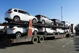 دور زدن محدودیت های کرونایی؛ خودروهای لوکس غیربومی با تریلی حمل خودرو وارد گیلان می شوند